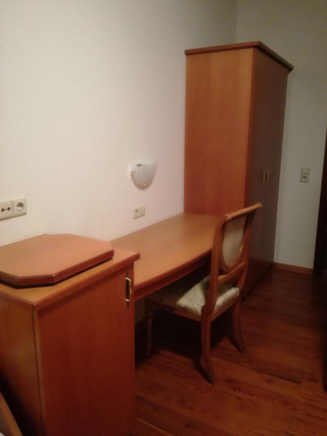 Gaststaette Peperoni Hotel บีเบอราค อันแดร์ ริสส์ ภายนอก รูปภาพ