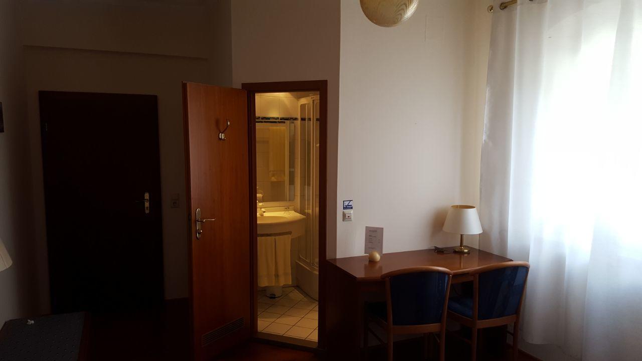 Gaststaette Peperoni Hotel บีเบอราค อันแดร์ ริสส์ ภายนอก รูปภาพ